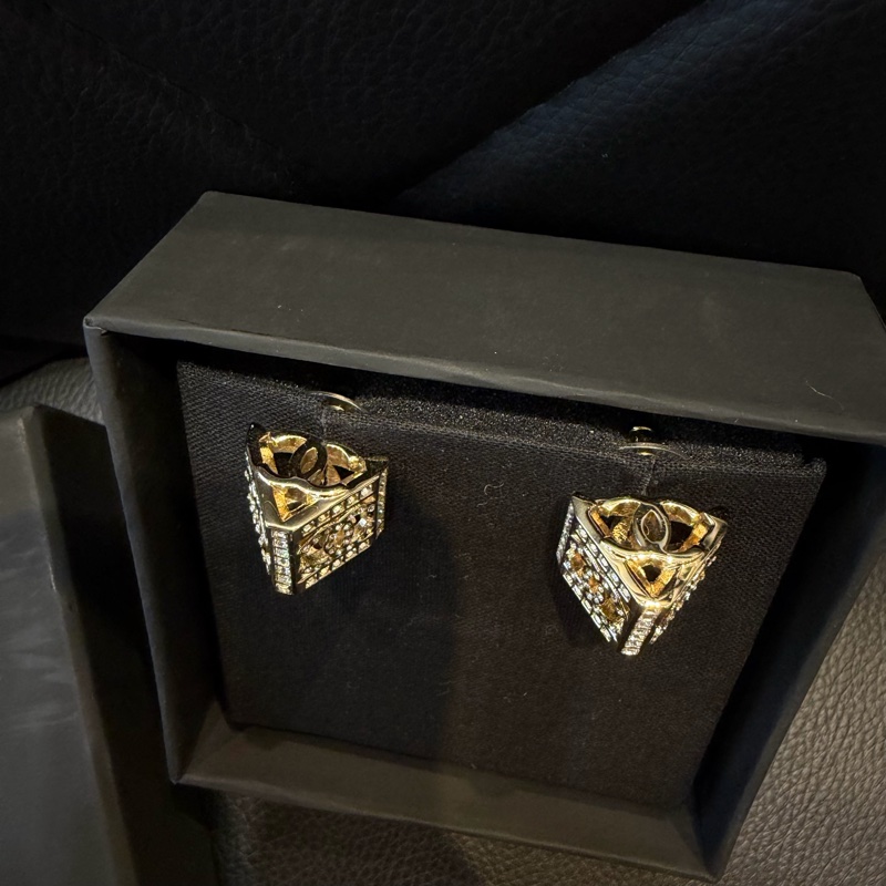 CHANEL 金色四格小雙C耳環-4