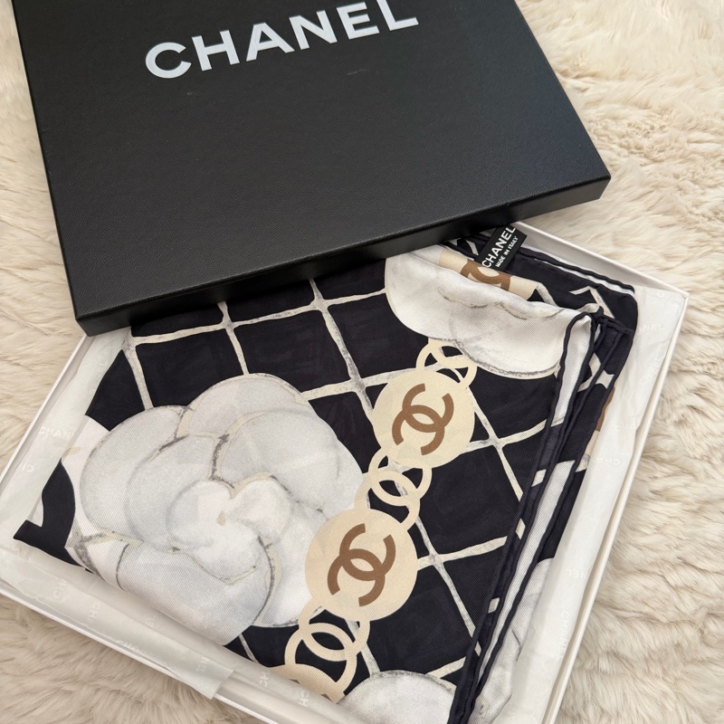 Chanel 山茶花絲巾-0