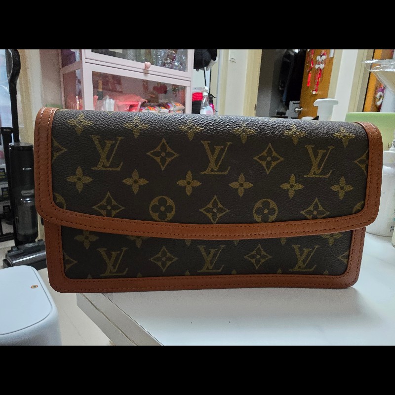 💥最新上架💥 中古LV 手拿包 M51810 連內袋-5