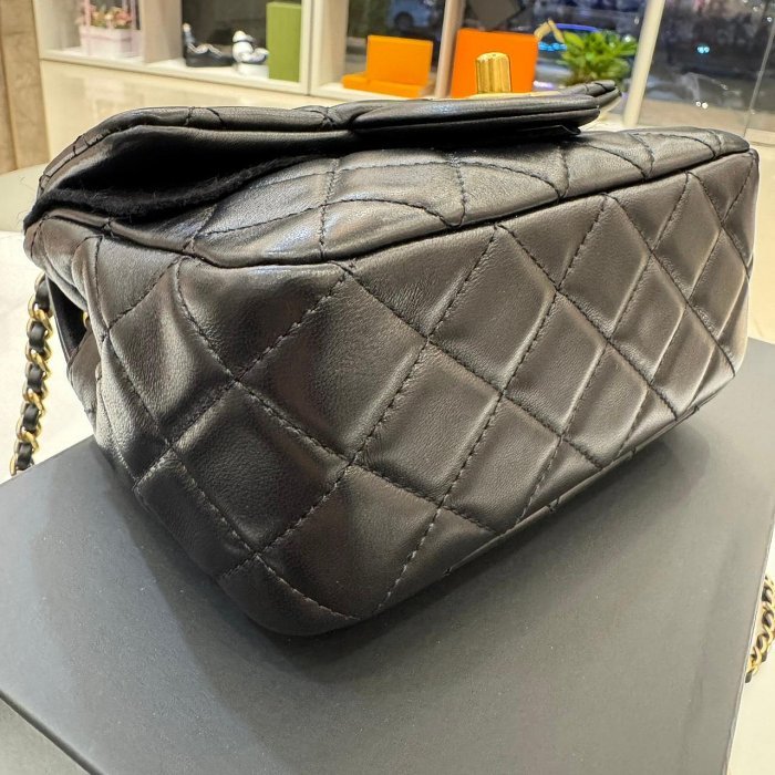 *SHIHNA名牌精品* CHANEL mini coco黑金羊皮核桃金球17cm方胖子(芯片款)-7