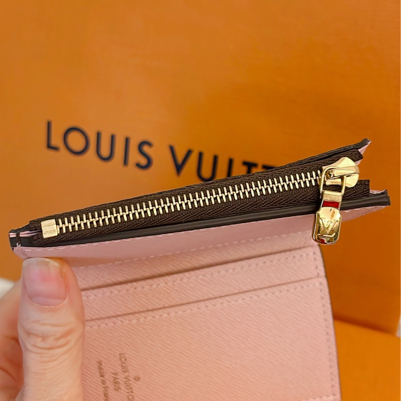 近新閒置正品✨ LV Louis Vuitton路易威登 Zoe 系列Monogram老花三折短夾金釦/粉-7