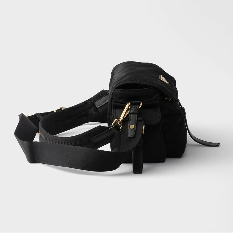 PRADA 探索系列 M 單肩包 FW25-3