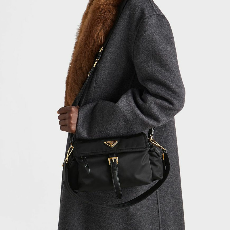 PRADA 探索系列 M 單肩包 FW25-7