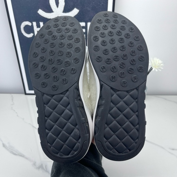 98新Chanel 香奈兒 毛絨雙C米白色運動鞋 37.5碼-9