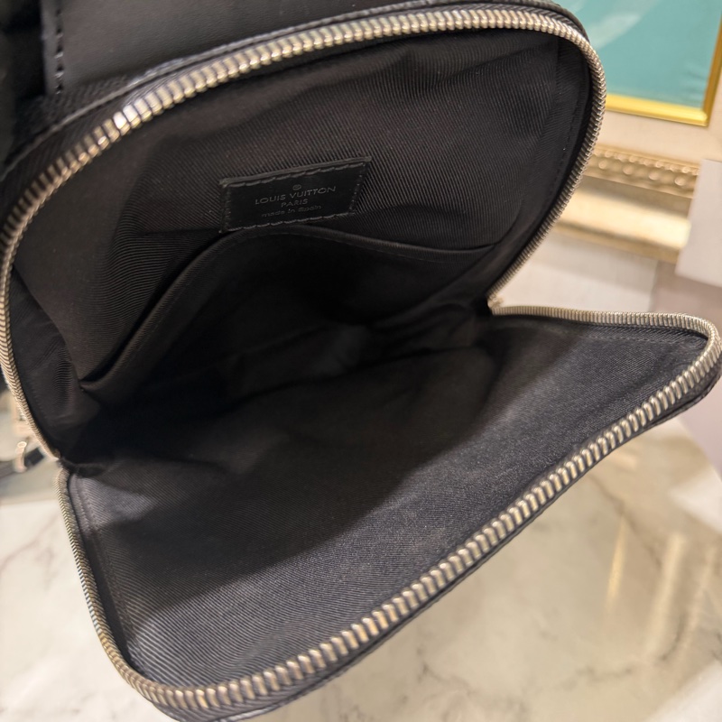 LV 黑灰棋盤格Avenue Sling銀釦ㄇ拉前口袋胸包N41719-8