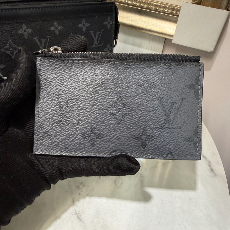 LV 黑灰原花Gaston銀釦一字拉附扁形零錢包二合一間斜背包M81124-7