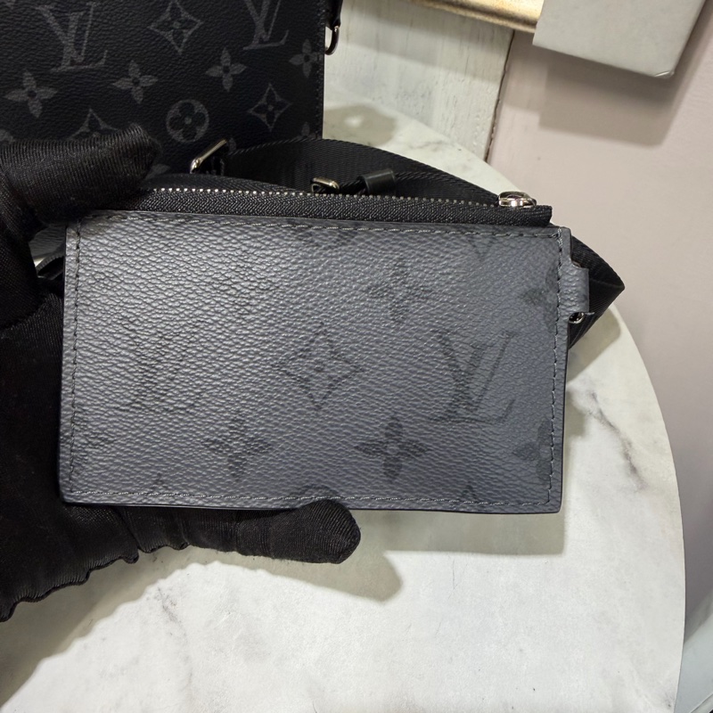 LV 黑灰原花Gaston銀釦一字拉附扁形零錢包二合一間斜背包M81124-8