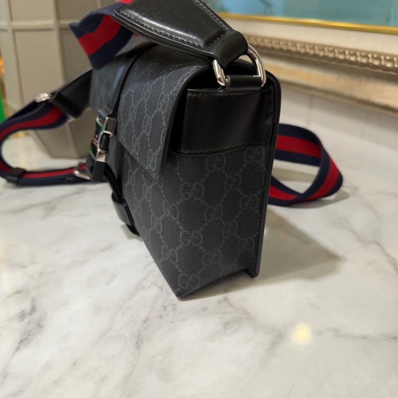 Gucci 黑灰PVC拼黑皮邊銀扣下蓋插釦式肩斜背包-2