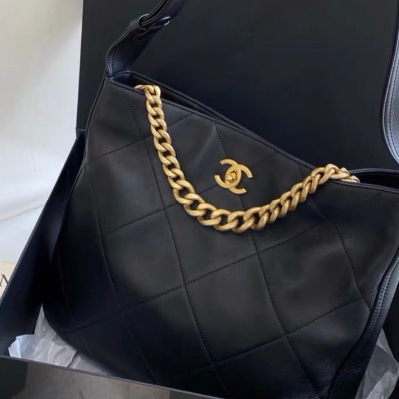 Chanel 21k hobo大號-11