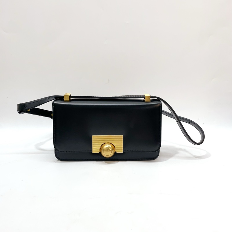 BV 黑滑面牛皮金圓釦Veneta Classic下蓋斜背包-0