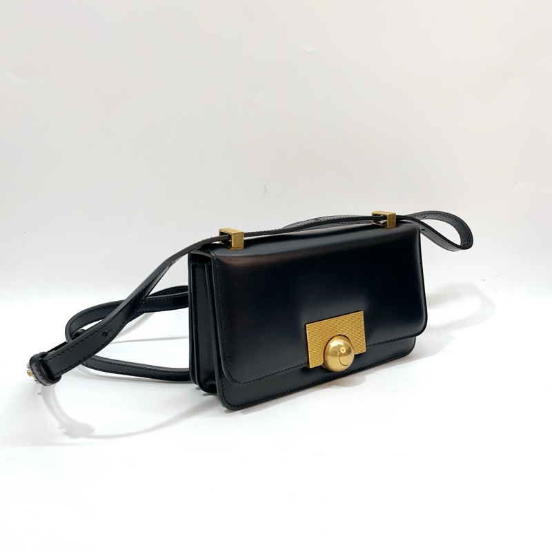 BV 黑滑面牛皮金圓釦Veneta Classic下蓋斜背包-2