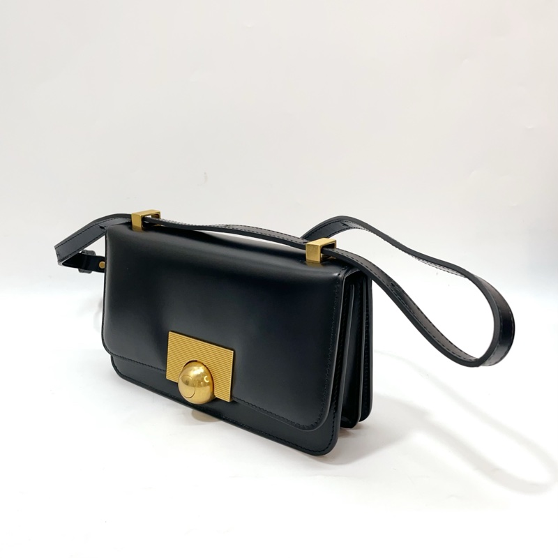 BV 黑滑面牛皮金圓釦Veneta Classic下蓋斜背包-3