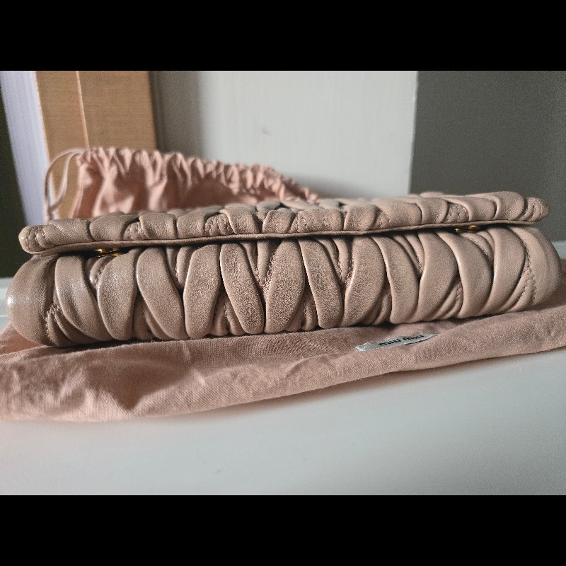 MIU MIU肩背包 裸粉色-7