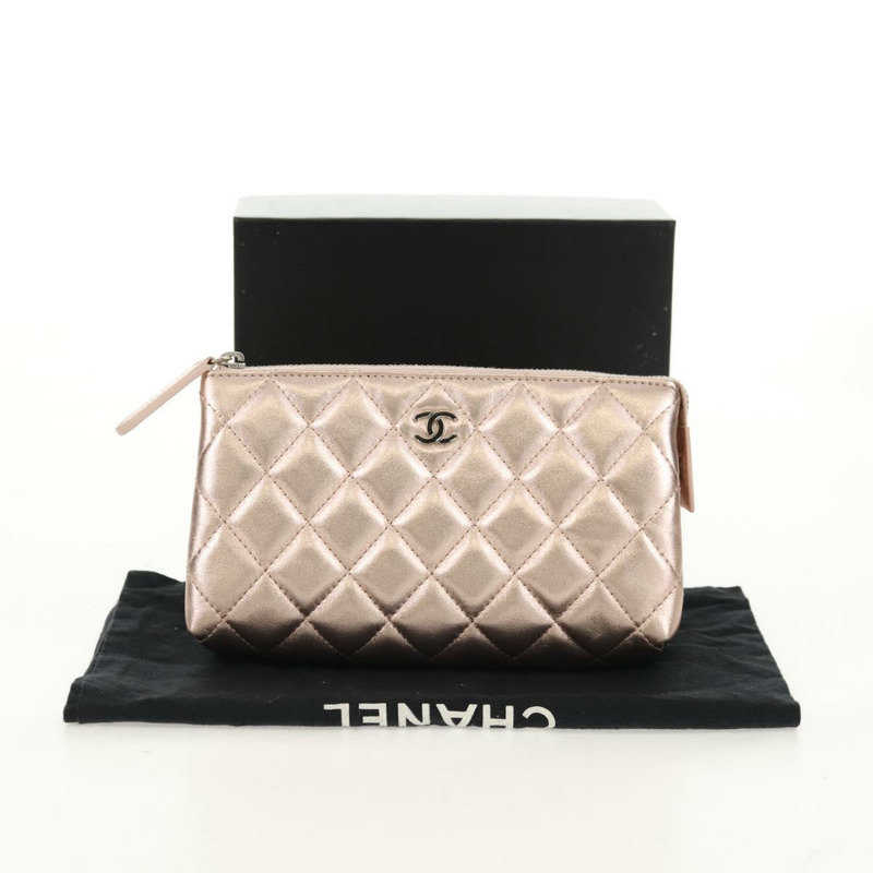 【日本直送】香奈兒 (CHANEL) 絎縫羊皮粉金雙C標誌手拿包 Auth 157936M-11