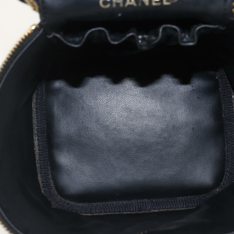 【日本直送】香奈兒魚子醬皮黑金CC標誌化妝包 Auth bs31913-10