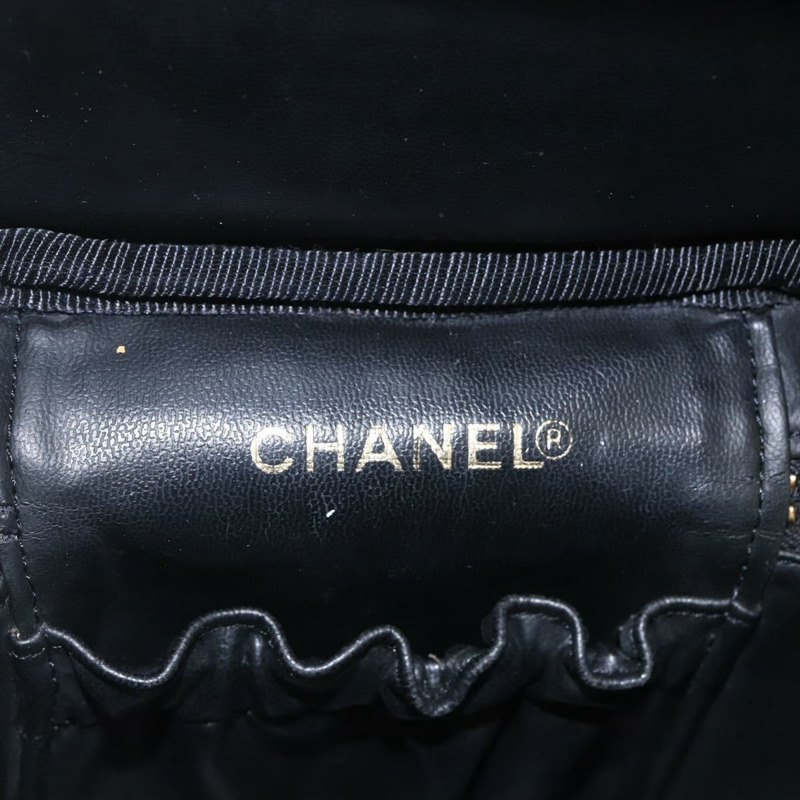 【日本直送】香奈兒魚子醬皮黑金CC標誌化妝包 Auth bs31913-16