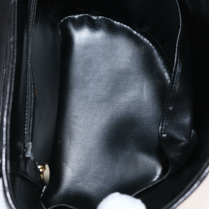 【日本直送】香奈兒 V 字縫線化妝包，羊皮材質，兩用，黑色，金色雙 C 標誌，正品編號 158944SAV-9