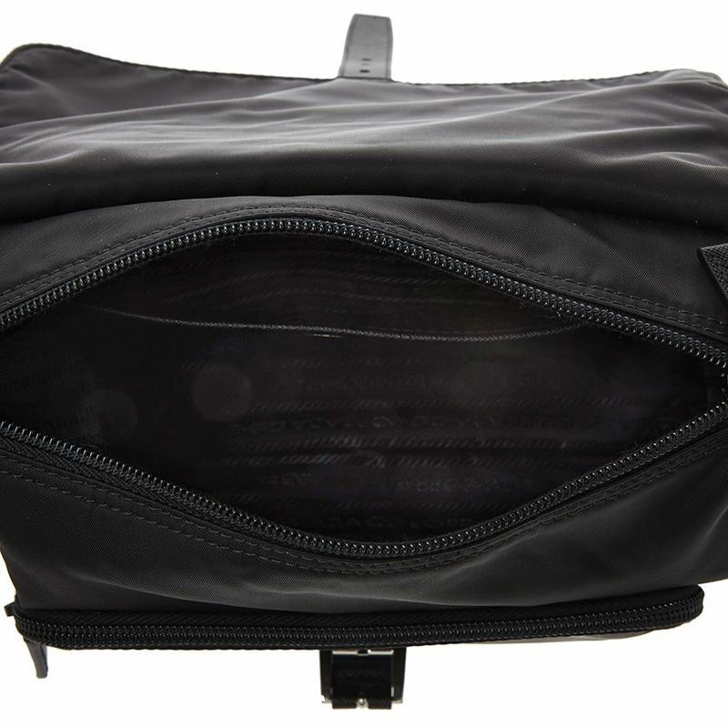 PRADA R尼龍肩包-9