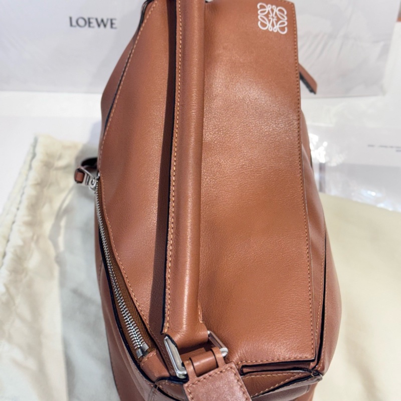 98新 羅意威/Loewe 中號手袋牛皮革 290mm*190mm*1-6