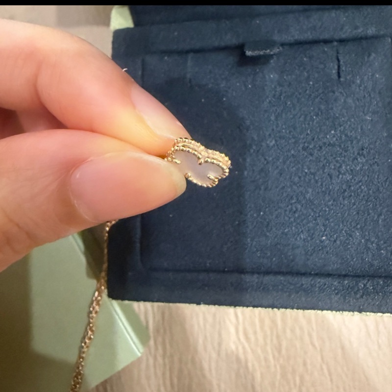 🈶盒子❤️ vca #梵克雅寶 Alhambra #白貝母 #小白花 #項鍊-16