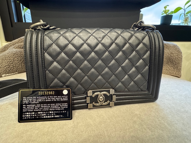 Chanel boy25牛皮黑色琺瑯扣-2