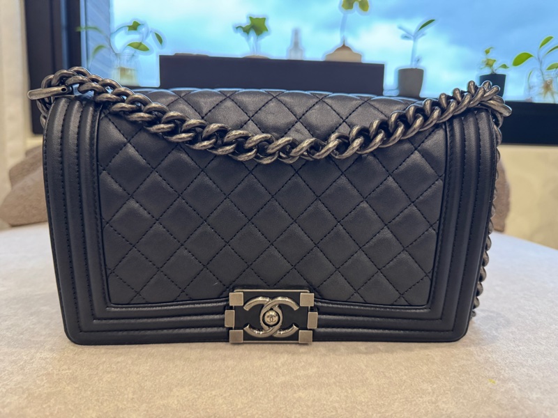 Chanel boy25牛皮黑色琺瑯扣-6
