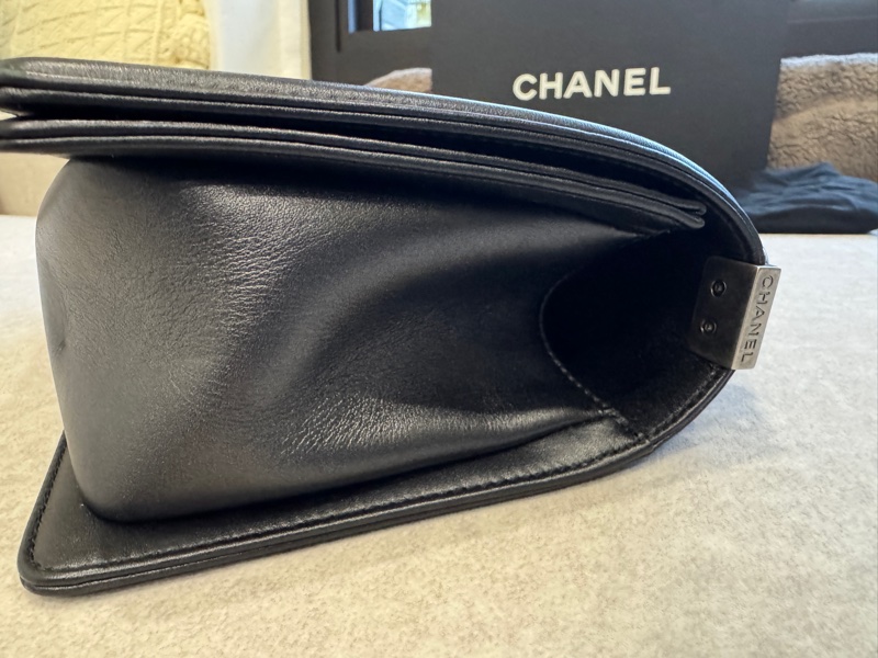 Chanel boy25牛皮黑色琺瑯扣-14