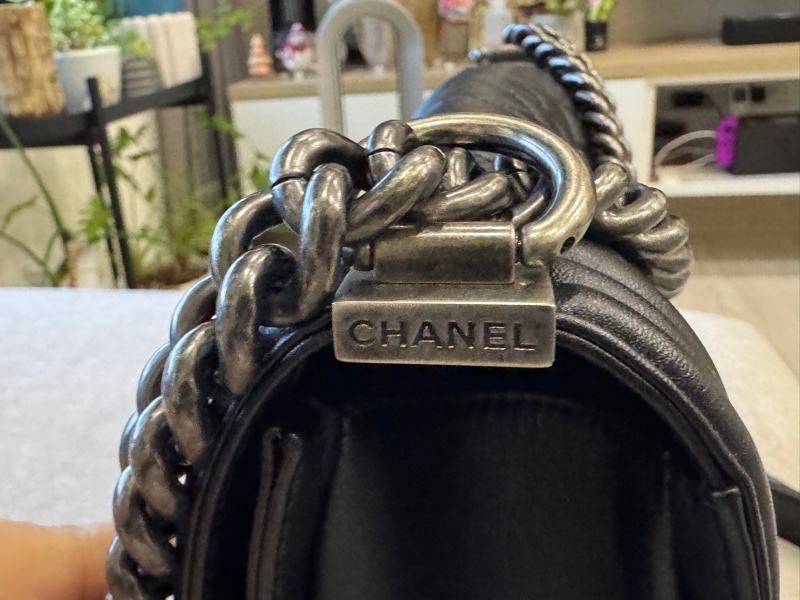 Chanel boy25牛皮黑色琺瑯扣-19
