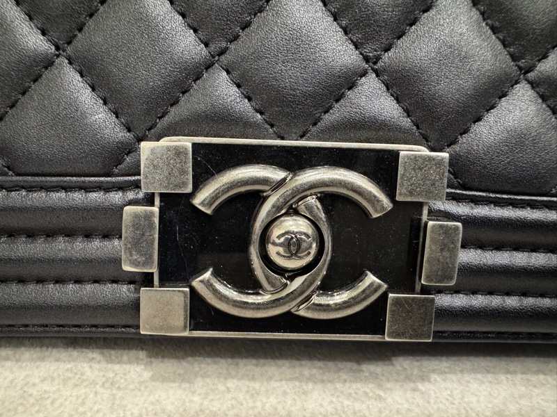 Chanel boy25牛皮黑色琺瑯扣-25