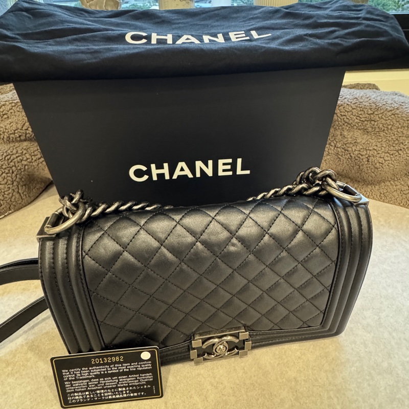 Chanel boy25牛皮黑色琺瑯扣-27