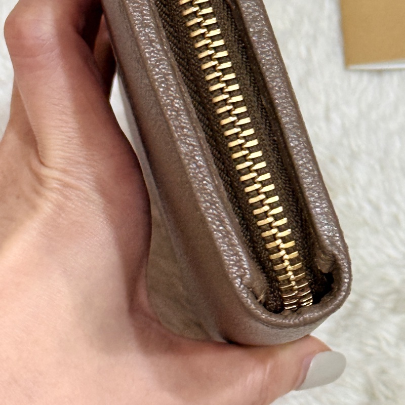 9新以上✨Loewe 咖色 牛皮長夾-7