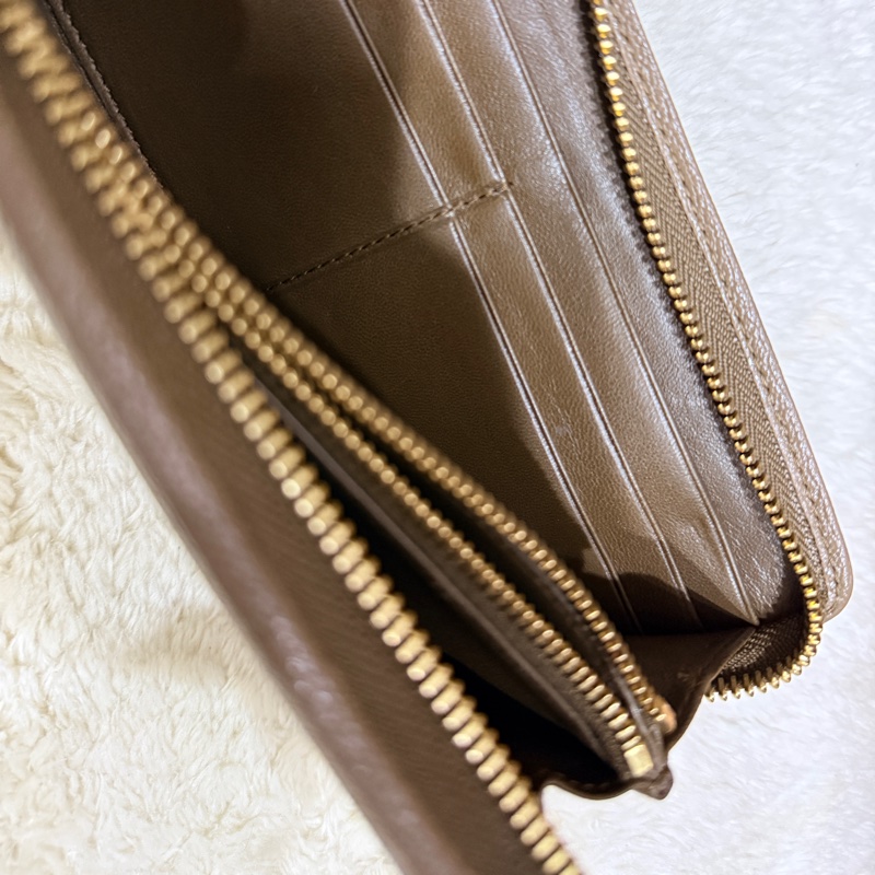 9新以上✨Loewe 咖色 牛皮長夾-14