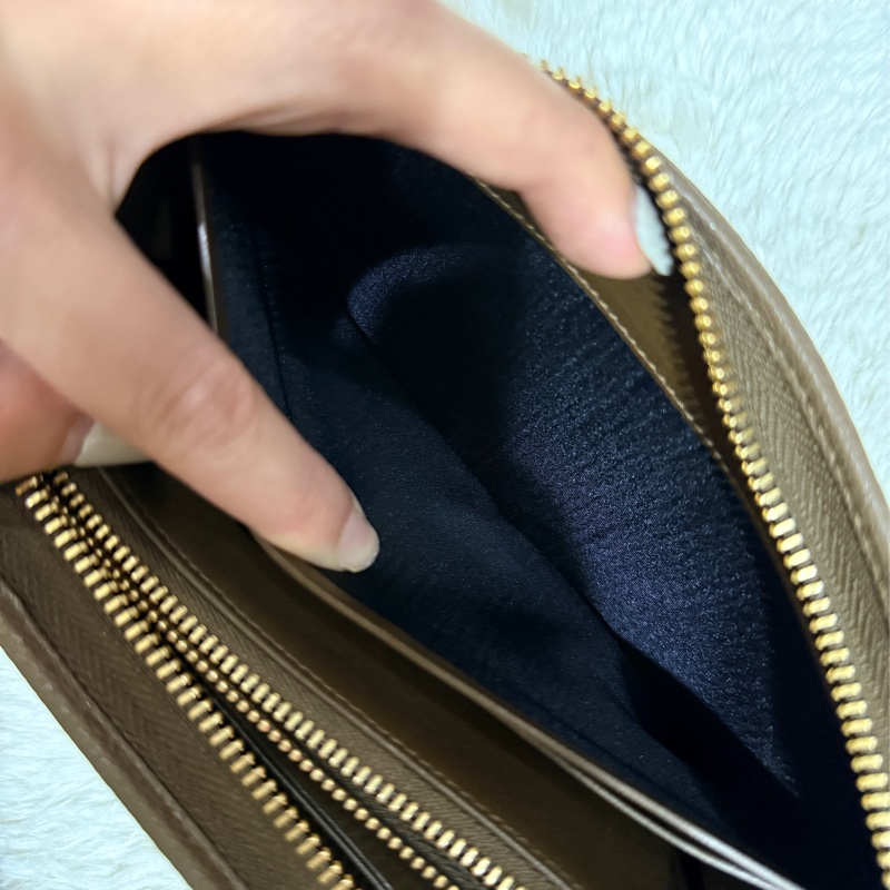 9新以上✨Loewe 咖色 牛皮長夾-15