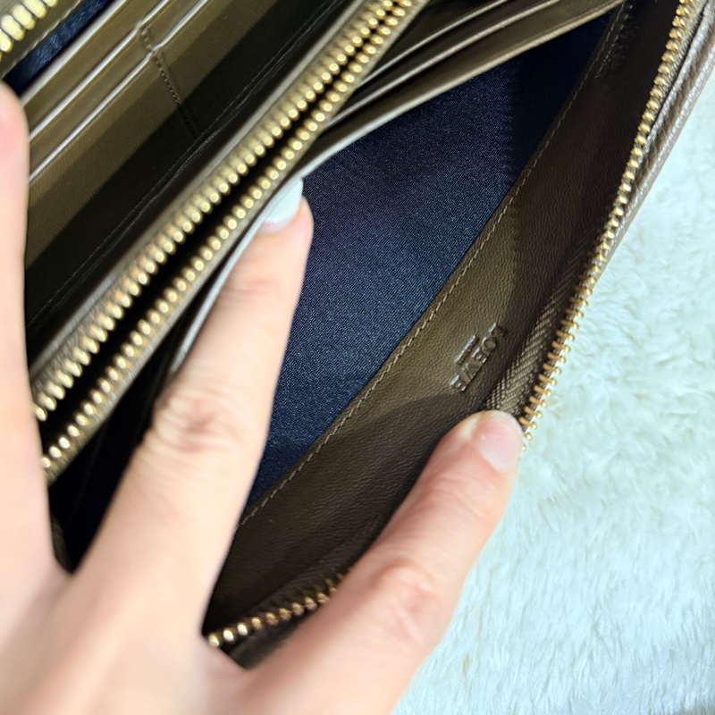 9新以上✨Loewe 咖色 牛皮長夾-16