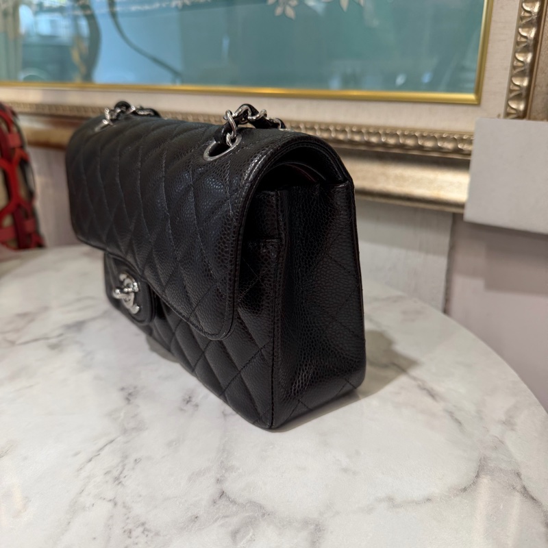 Chanel 黑荔枝牛皮菱格紋Coco23銀釦雙蓋肩斜口蓋包A01113-2