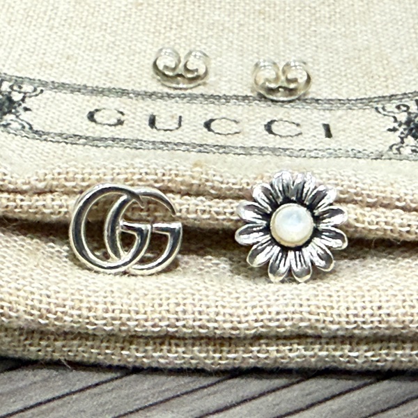 Gucci 純銀不對稱 花朵耳環  銀飾 古馳 銀耳環-5
