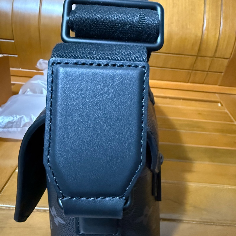 LV  S-Cape-1