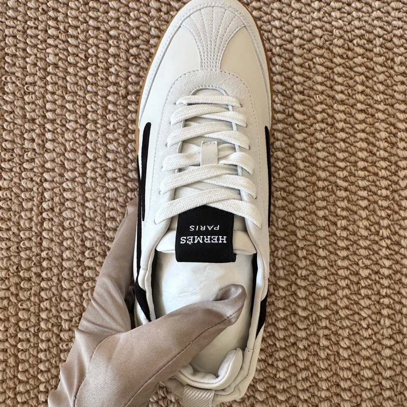 閒置新未使用sp650Hermes 愛馬仕jet系列 白色 38碼-1