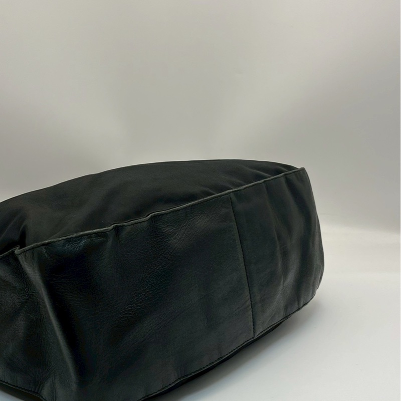Prada Hobo-13