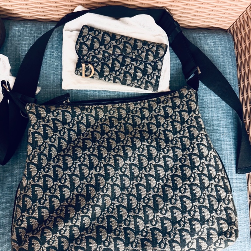 Dior 經典精品超值🉐套組Dior老花郵差包+馬鞍金扣中夾大特價🉐都幫您配好了，男女皆🉑喜歡一起帶走-0