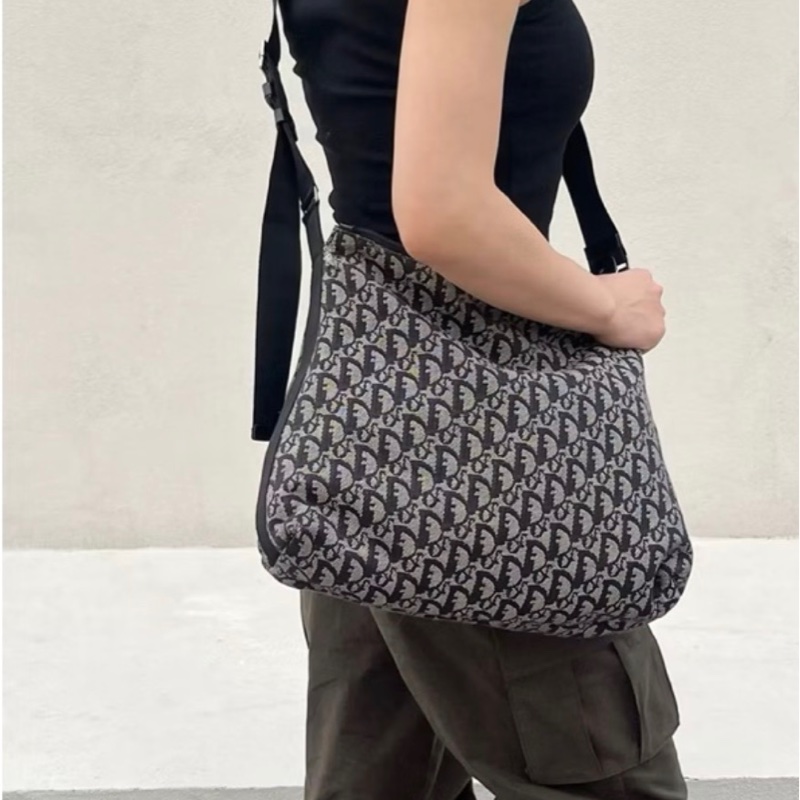 Dior 經典精品超值🉐套組Dior老花郵差包+馬鞍金扣中夾大特價🉐都幫您配好了，男女皆🉑喜歡一起帶走-1