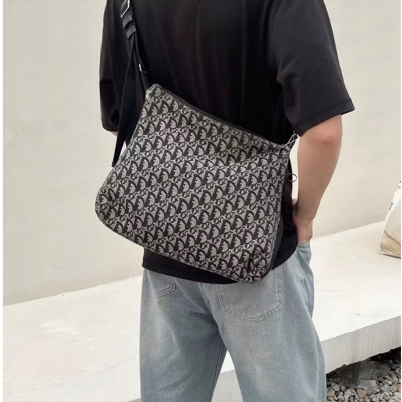 Dior 經典精品超值🉐套組Dior老花郵差包+馬鞍金扣中夾大特價🉐都幫您配好了，男女皆🉑喜歡一起帶走-2