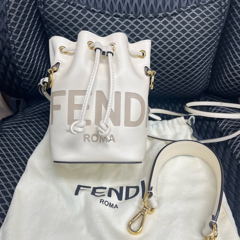FENDI 芬迪 MON TRESOR 烙字小牛皮兩用迷你水桶包(奶油白）-1