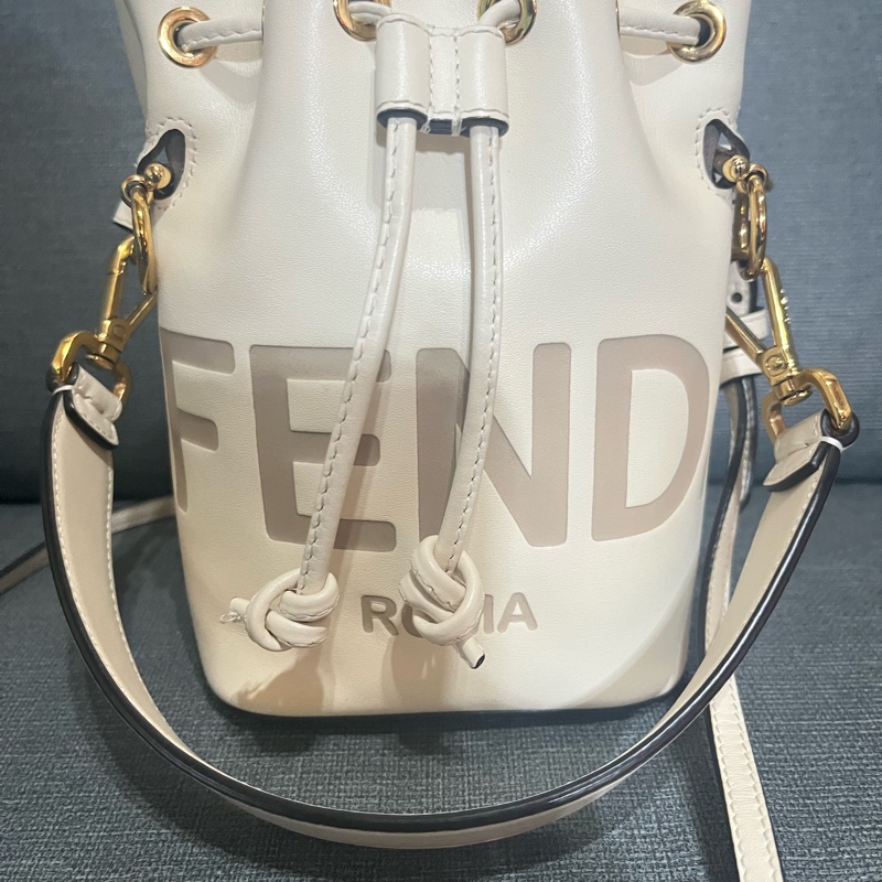 FENDI 芬迪 MON TRESOR 烙字小牛皮兩用迷你水桶包(奶油白）-4