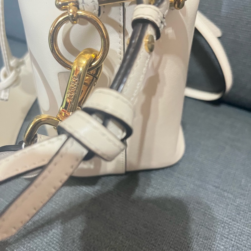 FENDI 芬迪 MON TRESOR 烙字小牛皮兩用迷你水桶包(奶油白）-10