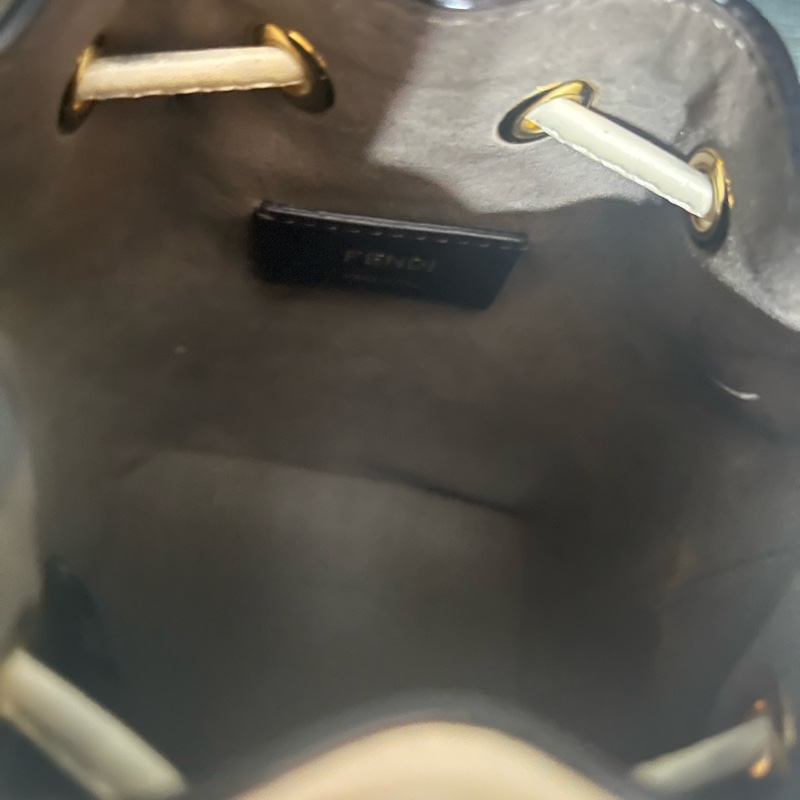 FENDI 芬迪 MON TRESOR 烙字小牛皮兩用迷你水桶包(奶油白）-19