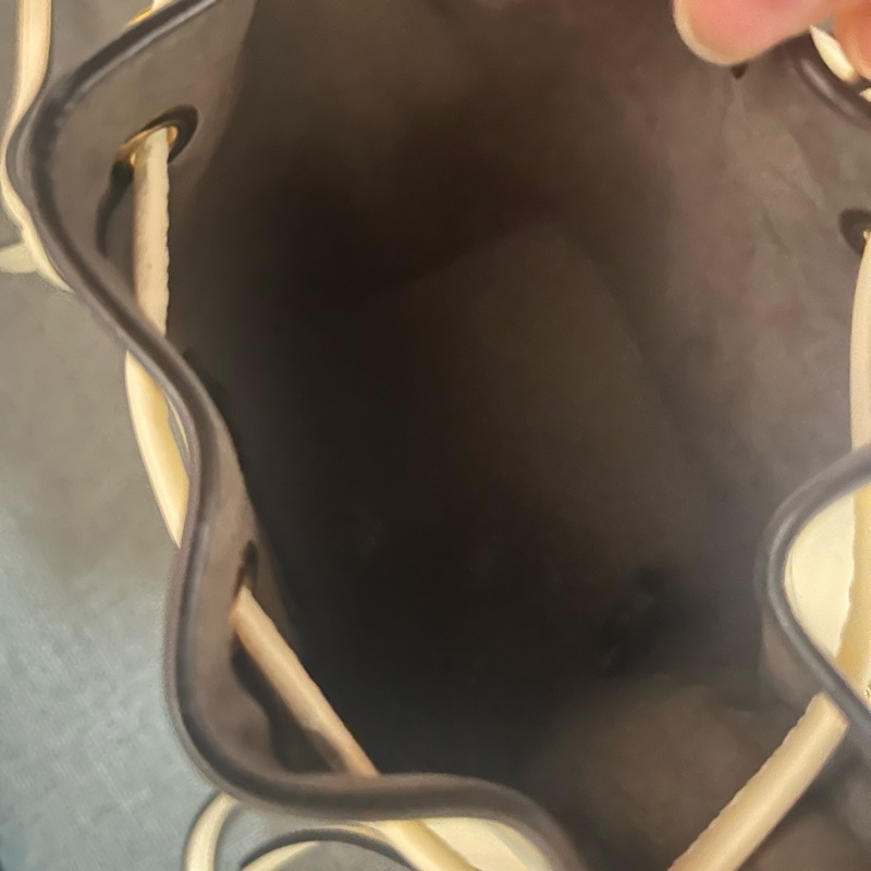 FENDI 芬迪 MON TRESOR 烙字小牛皮兩用迷你水桶包(奶油白）-24