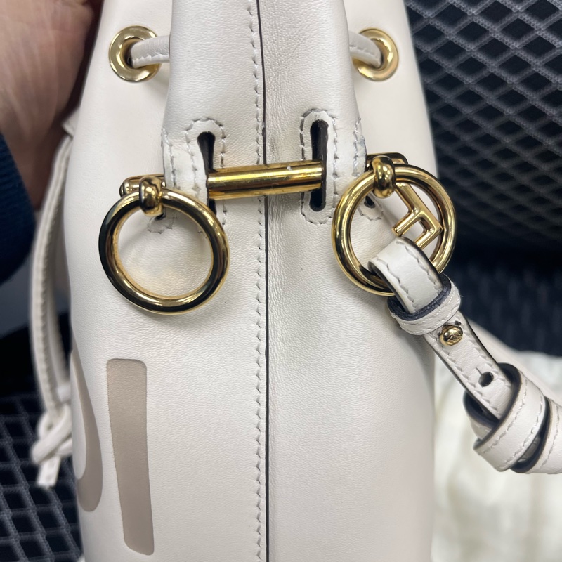 FENDI 芬迪 MON TRESOR 烙字小牛皮兩用迷你水桶包(奶油白）-26