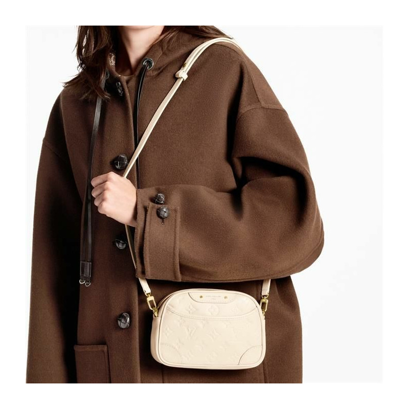 LOUIS VUITTON 迷你相機包 M26509-3