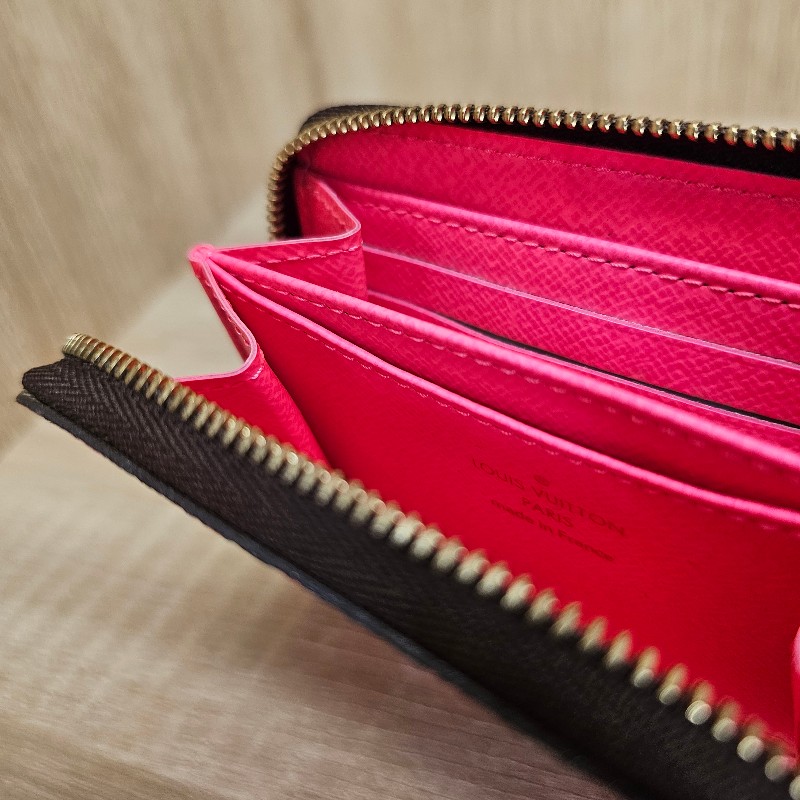 [絕版塗鴉❣️] LV桃紅滿版老花塗鴉拉鏈零錢包-13